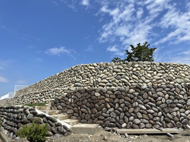 お寺の玉石積